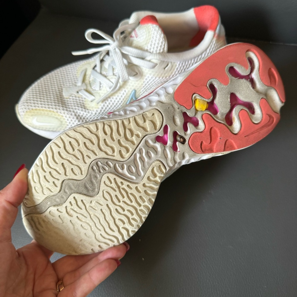 Nike Renew Run Women's Sneakers Sz 6 White/Pink Athletic Running Shoes - Picture 6 of 10
